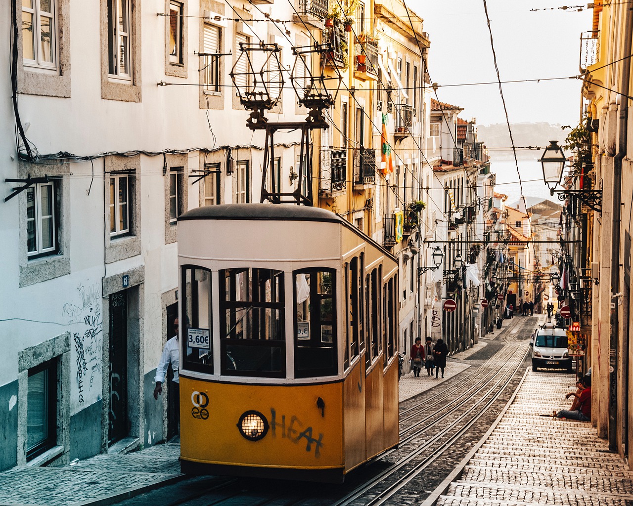 lisbon trolley