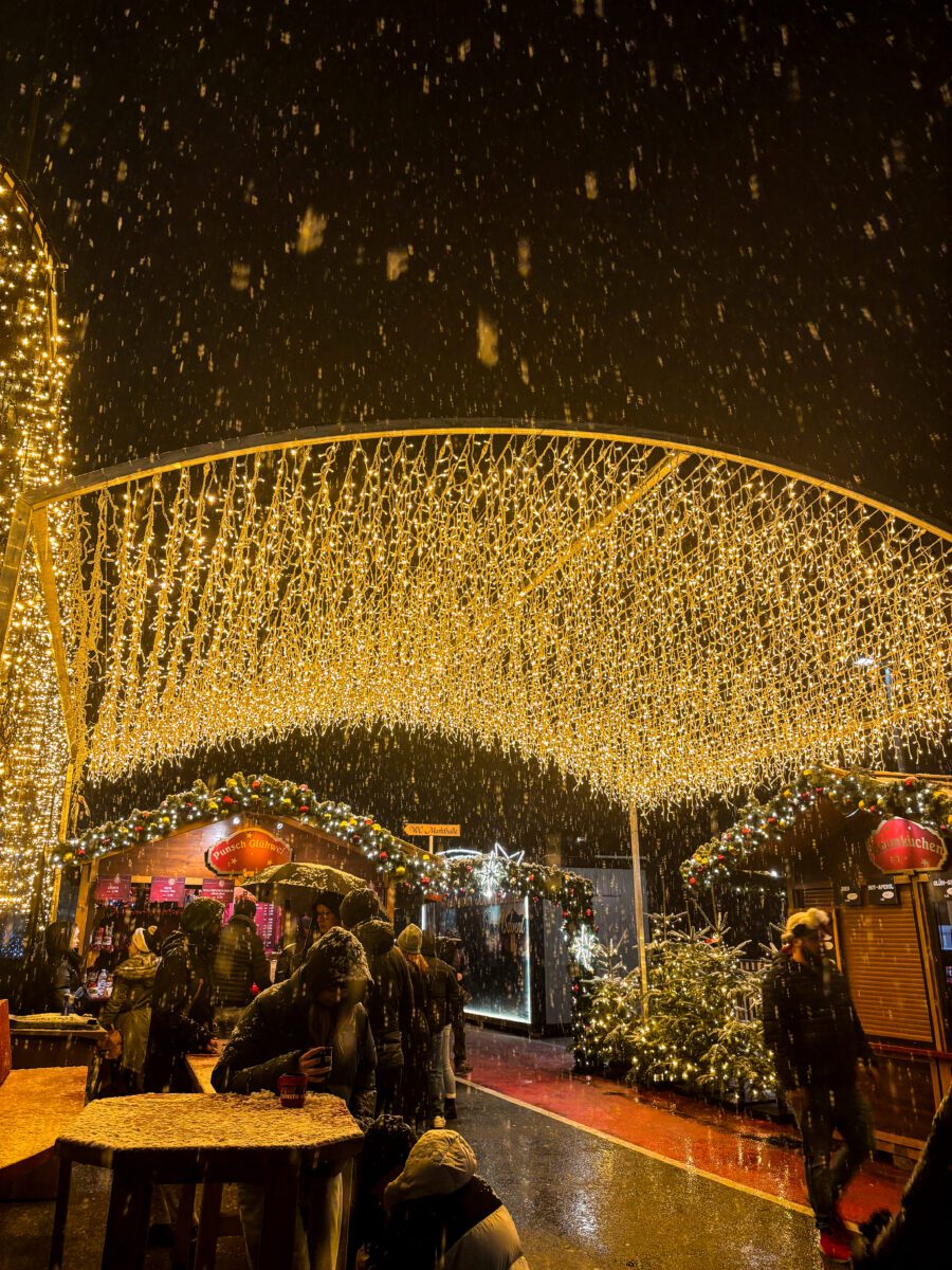 innsbruck christmas market night