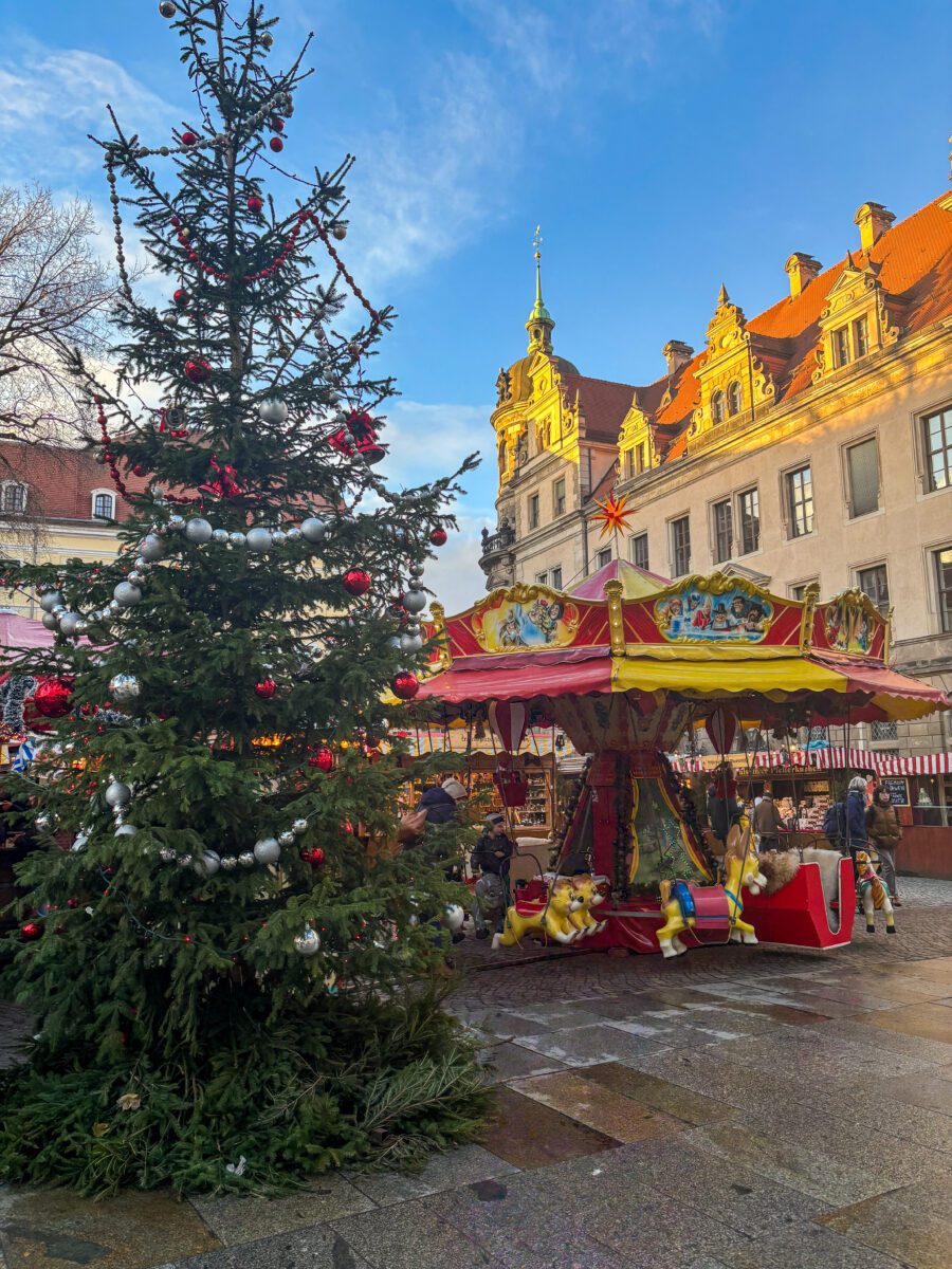 Christmas Market Taschenbergpalais