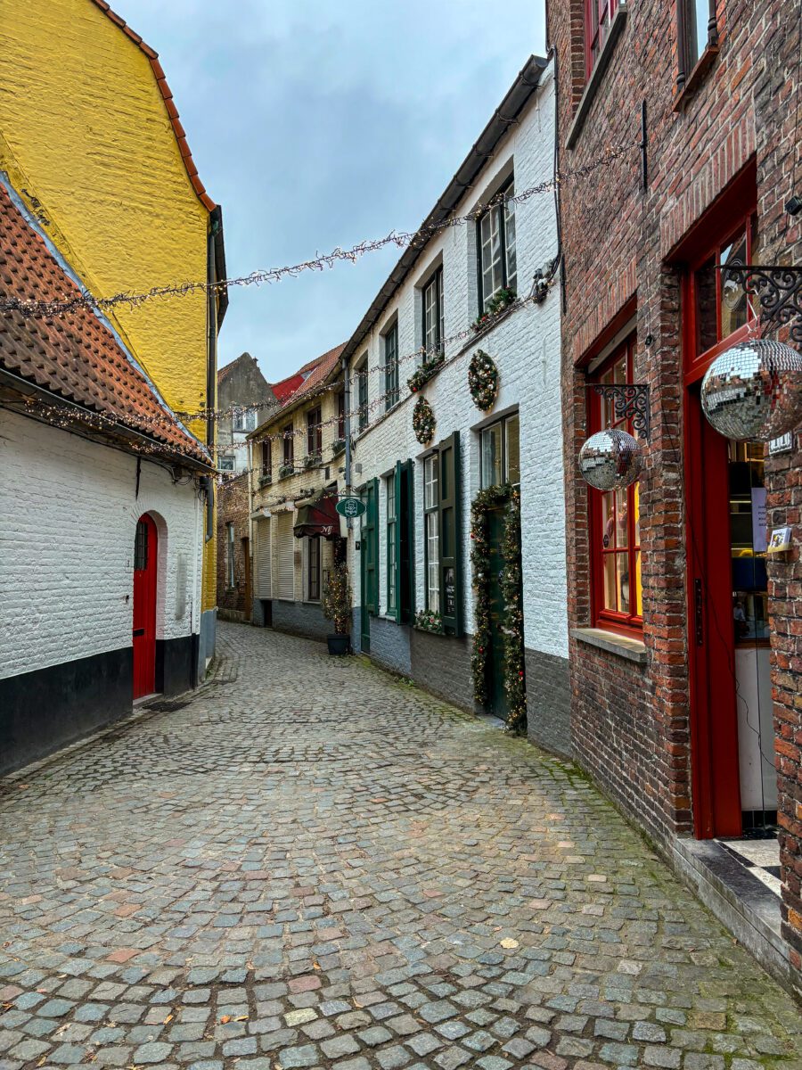 Bruges Alley