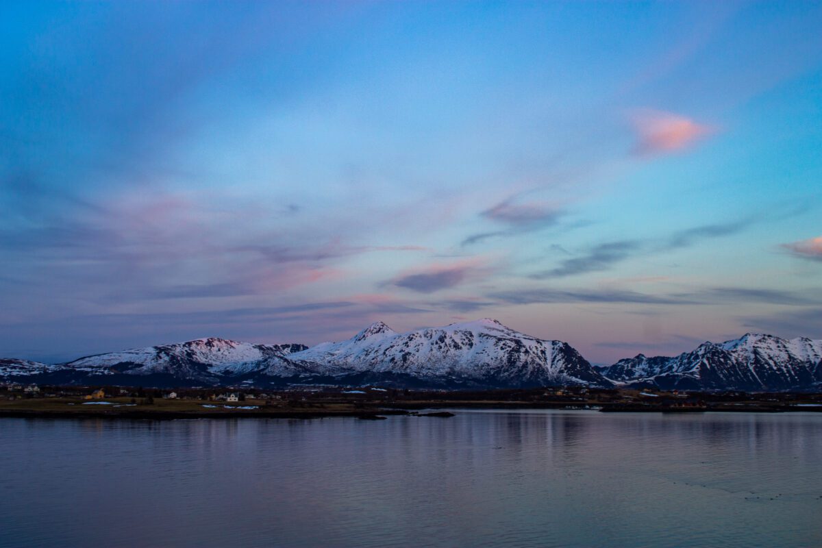 Blue Hour Leknes