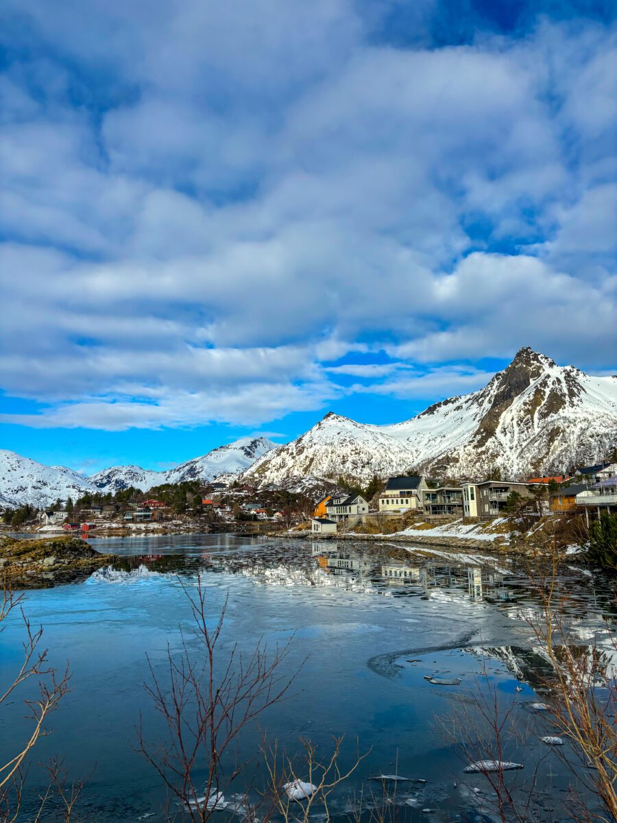 View driving into Svolvær