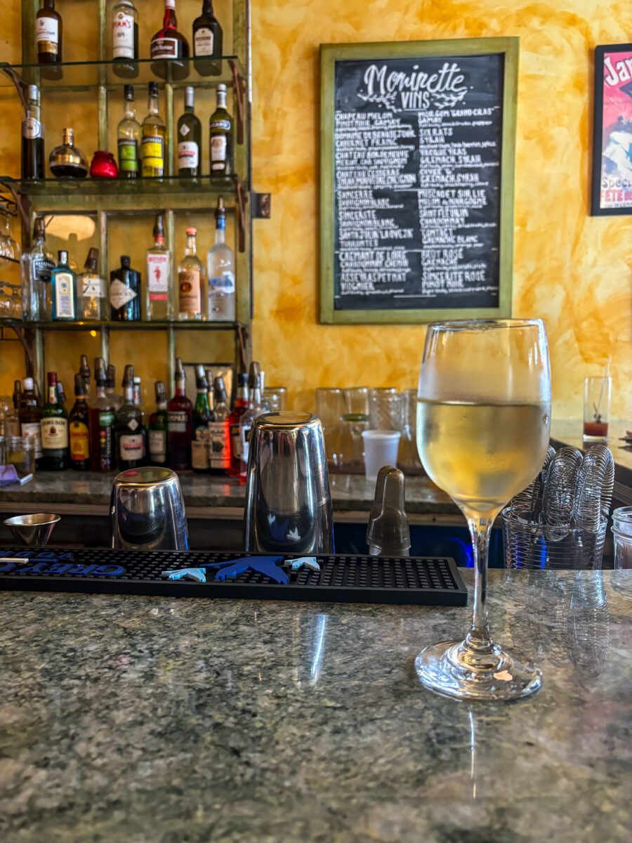Mominette Bistro