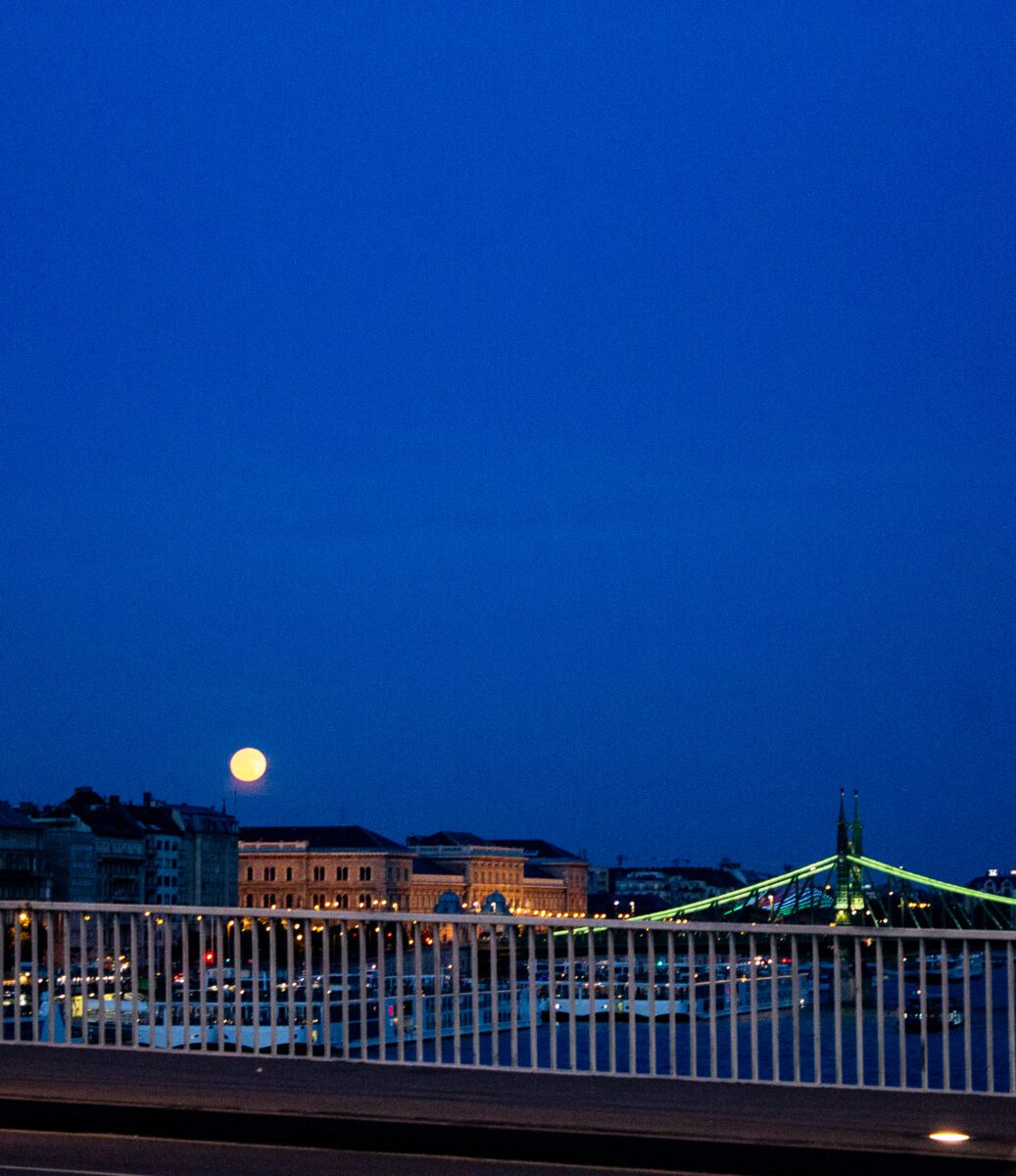 Full Moon in Budaoest