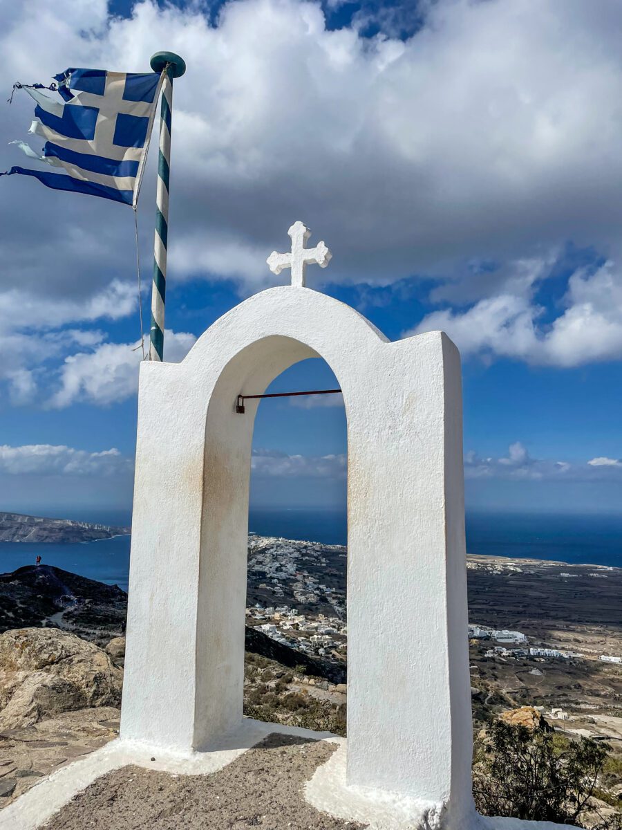 Hike from Imperovigli to Oia