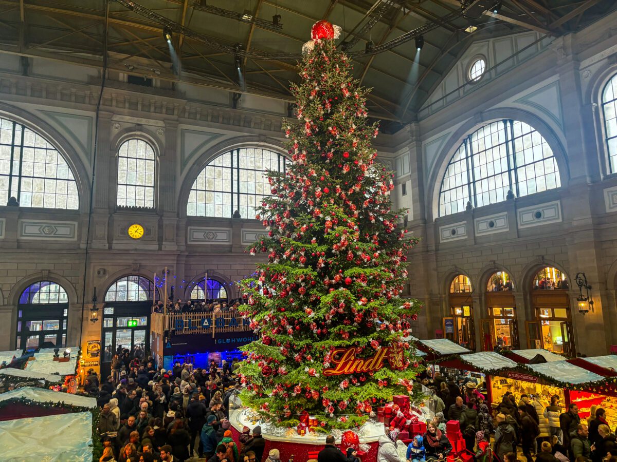 Zurich HB Christmas Market