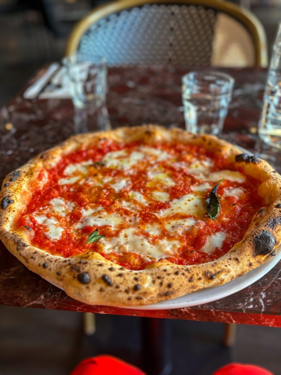 Pizzeria Via Tribunali Levi