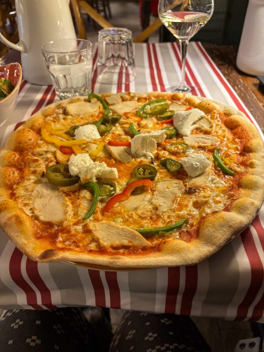 Classic Pizza Restaurant Ruka