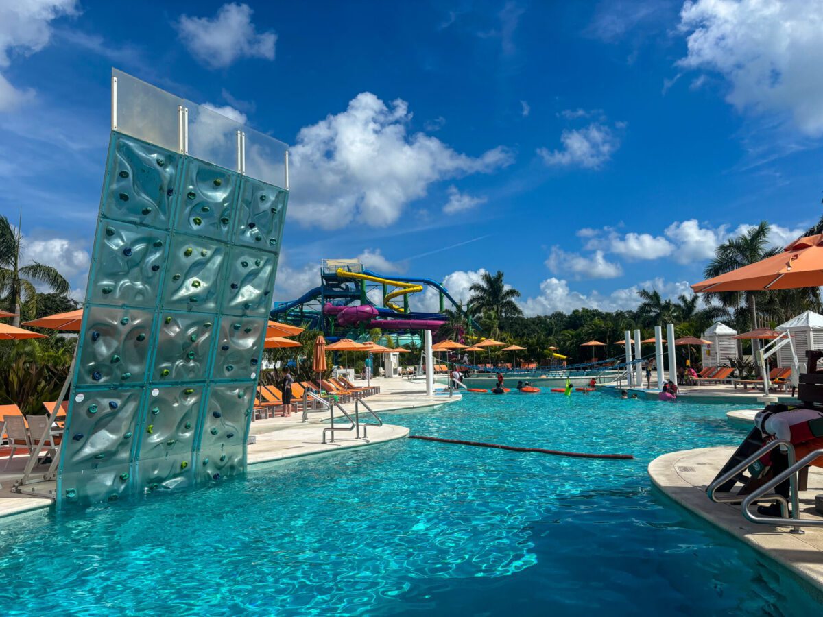 Activity Pool Aqua Nick Mexico